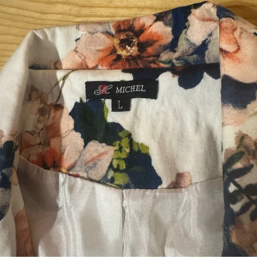 Michel Large Floral Blazer in White and Orange Floral - Picture 4 of 12